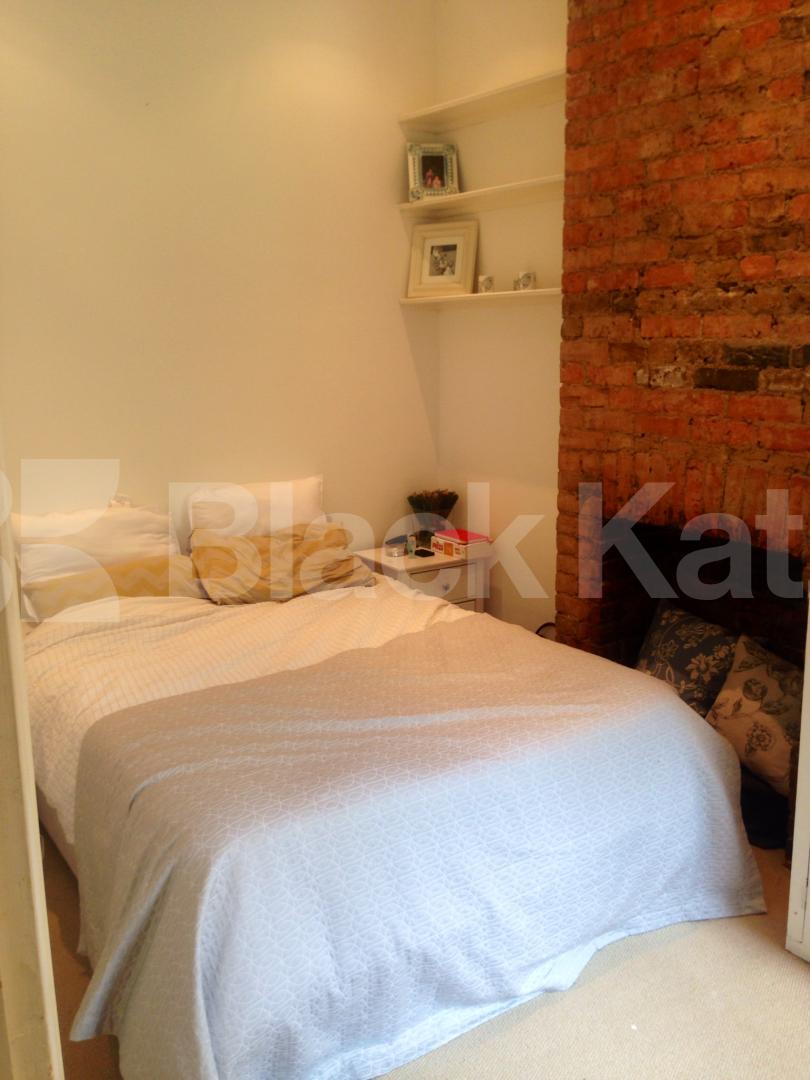 			LET , 2 Bedroom, 1 bath, 1 reception Apartment			 Gauden Road, Clapham North 